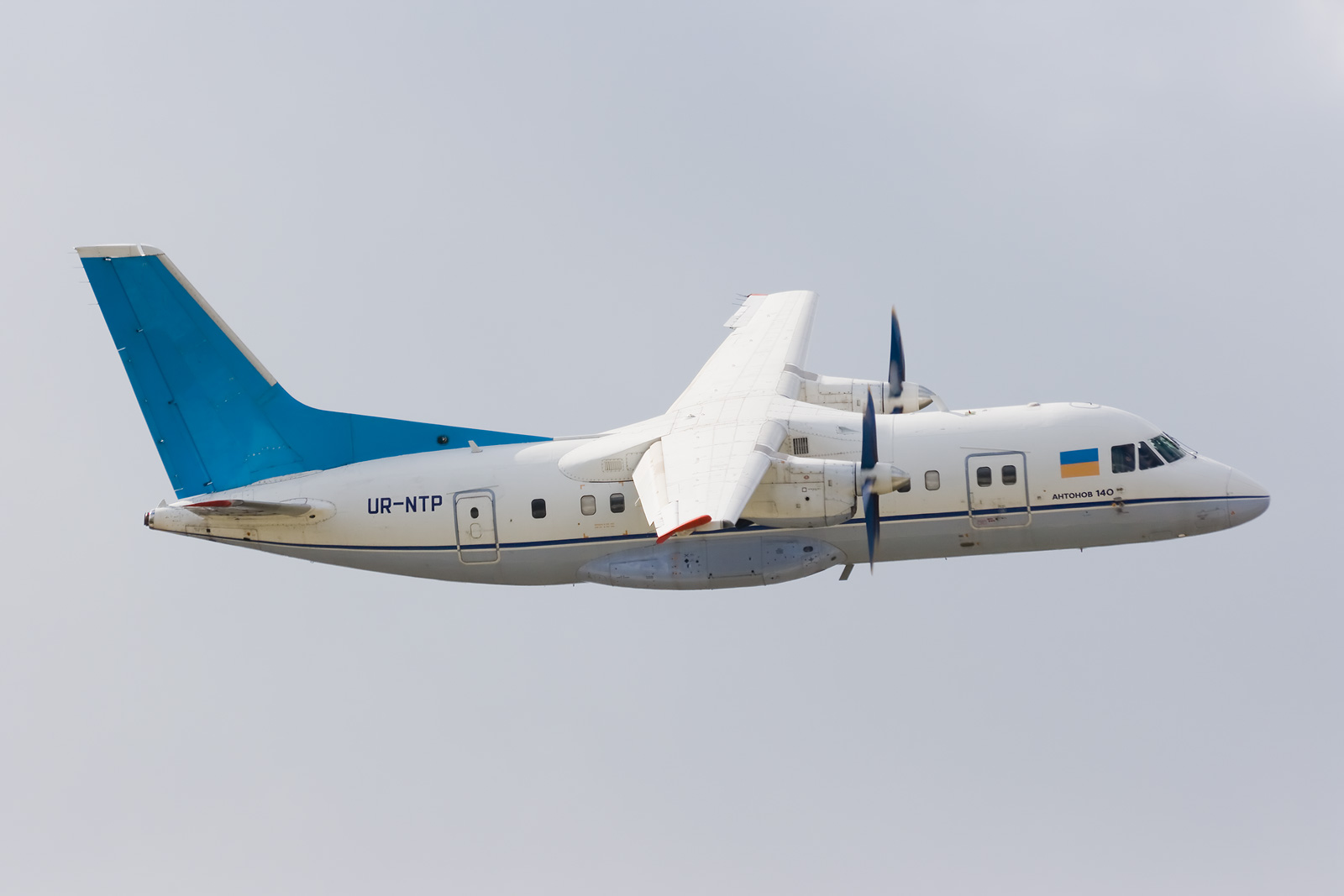 Antonov An-140 #2