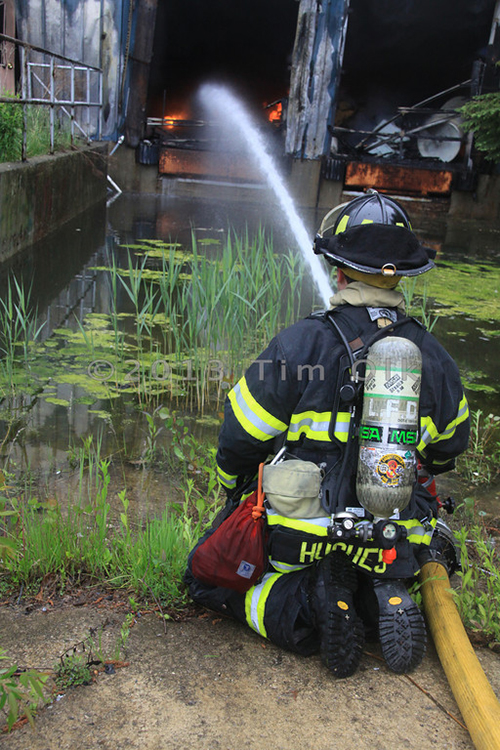 large fire in Libertyville at the Jamaican Gardens nursery