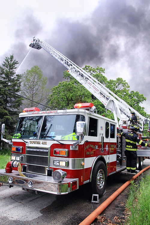 large fire in Libertyville at the Jamaican Gardens nursery