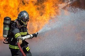 Les pompiers face aux feux