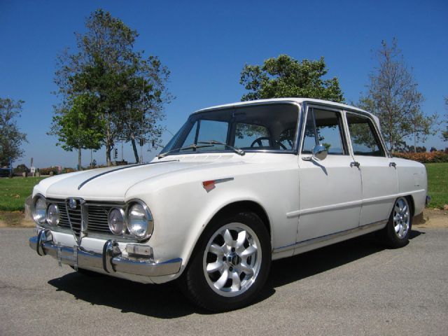 Alfa Romeo Giulia 1300 Super