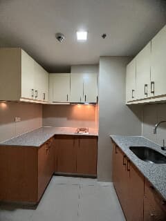 Rent to Own 1 Bedroom Condo For Sale in Florence McKinley Hill near Venice Mall