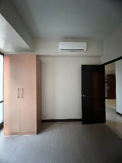 Rent to Own 1 Bedroom Condo For Sale in Florence McKinley Hill near Venice Mall