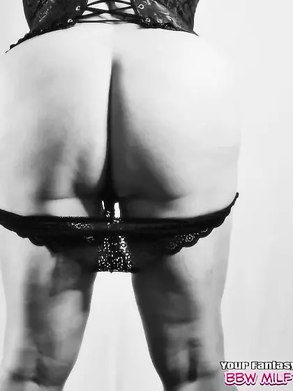 Arty set of my peachy full, round BBW ass in a black corset