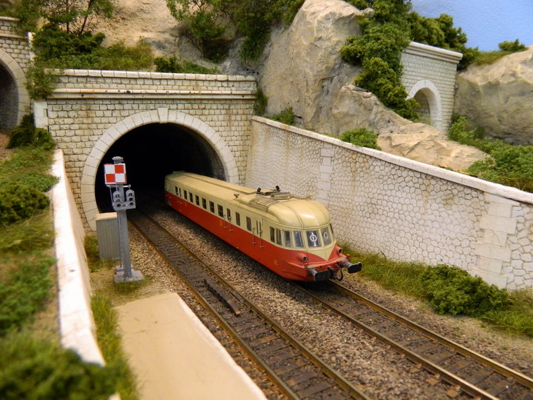 tunnel-2-V-sud-modelisme.jpg