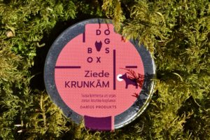 DOGSBOX ziede krunkām