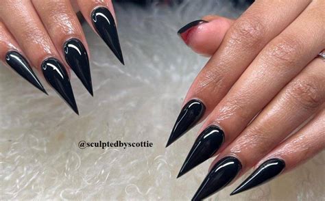 Tired Of Boring Nail Shapes? These Stunning Stiletto Nails Are the Solution | Fashionisers©