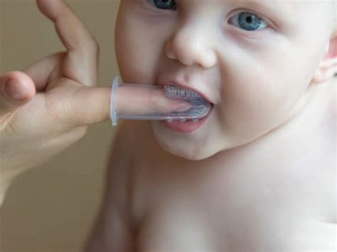 When and How to Brush Baby's Teeth: 5 Easy Tips!