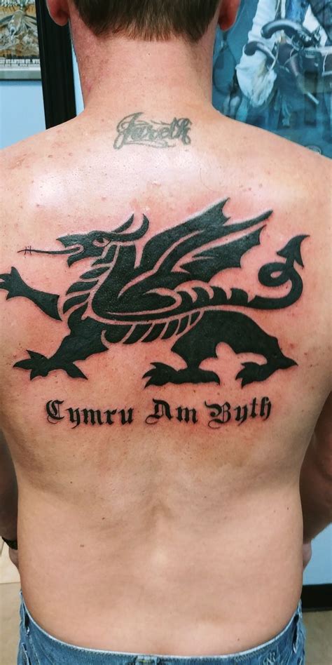 Update more than 77 welsh dragon tattoo super hot - in.cdgdbentre