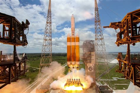 These Photos Of World's Largest Rocket Launch Are Incredible | Gizmodo ...