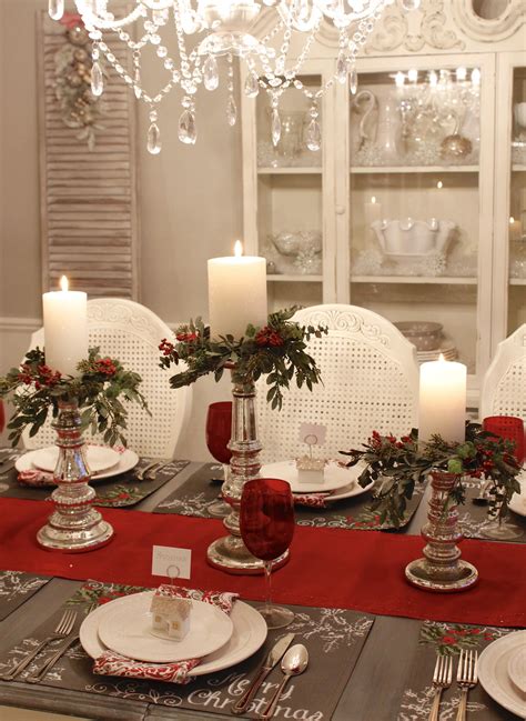 30+ Christmas Dining Table Decor Ideas - DECOOMO