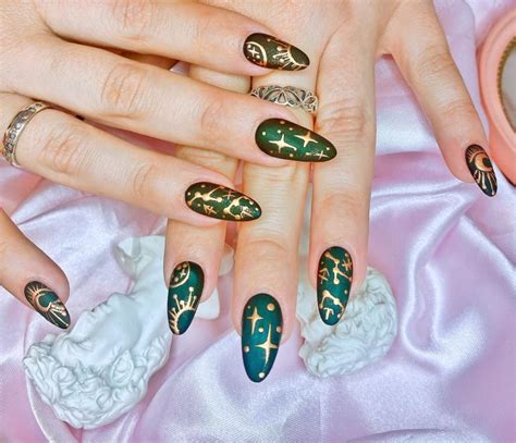 36 Out-of-This-World Galaxy Nails for You to Try