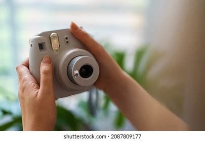 1,957 Instant Camera Selfie Images, Stock Photos & Vectors | Shutterstock