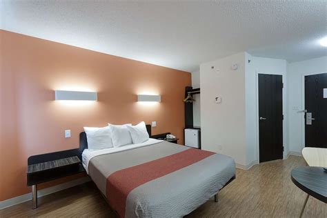 Motel 6 Brandon, MB Brandon, Manitoba, CA - Reservations.com