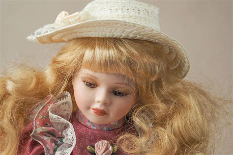 The Benefits Of Doll Therapy For Those With Memory Issues - Discovery Village