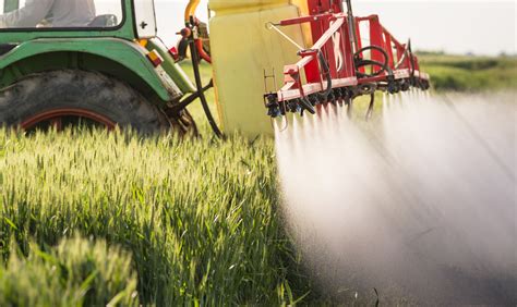 Top 7 Considerations When Choosing Agricultural Sprayers - BARNDOOR AG