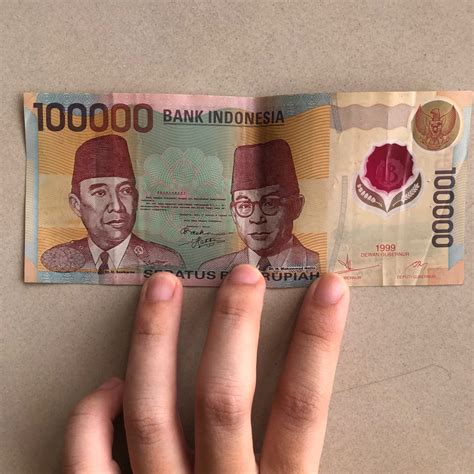 Uang Kertas Kuno 100 ribu rupiah polymer, Antik, Uang Lama di Carousell