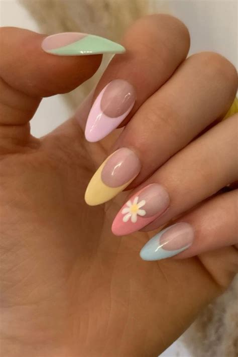 35 Cute Oval Nails Art Designs for Summer Nails 2021