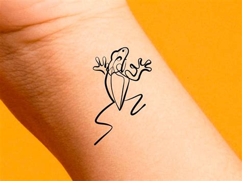 Frog Line Temporary Tattoo / Animals Tattoo / Climbing Tree Frog Tattoo ...