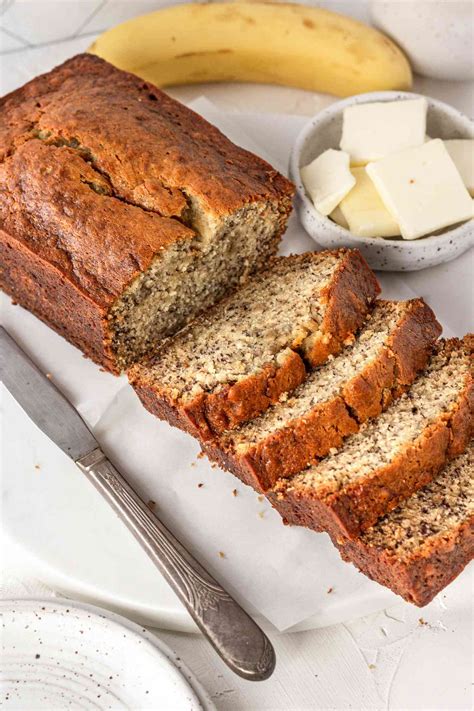 Banana Bread Recipe (With Video)