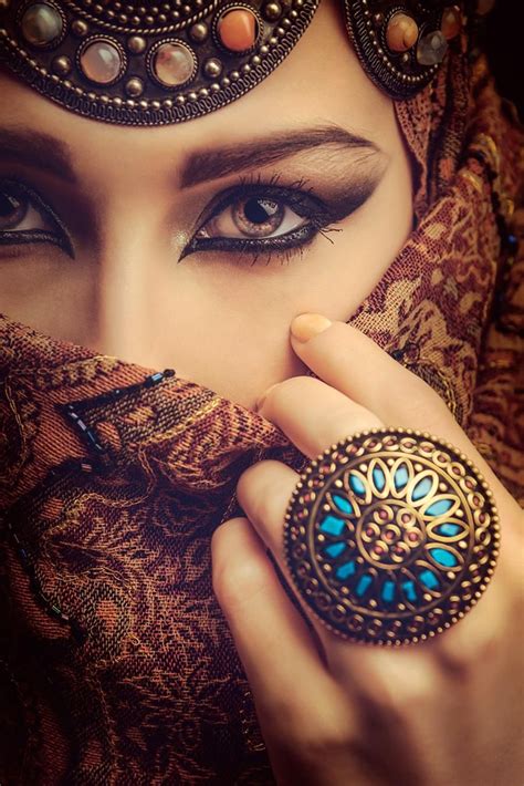 Silvie on Twitter | Arabian eyes, Beautiful eyes, Arabic eyes