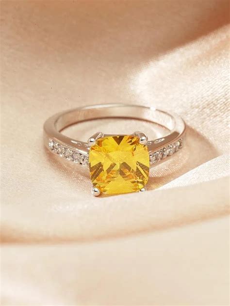 Zircon Decor Ring