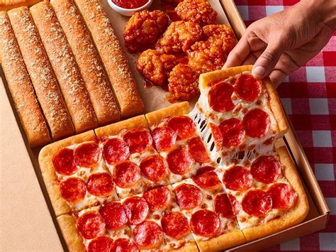 The Pizza Hut Big Dinner Box: Here's How Much You'll Save | Pizza hut, Dinner box, Cheap pizza