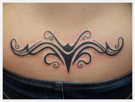 40 Lower Back Tribal Tattoos that are both Sexy and Artistic