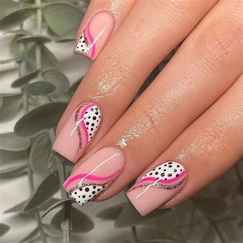 28+ Trendy Polka Dot Nail Art Ideas 2023