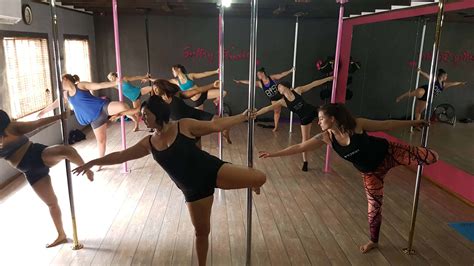 All You Need to Know About Pole Dance Fitness Session