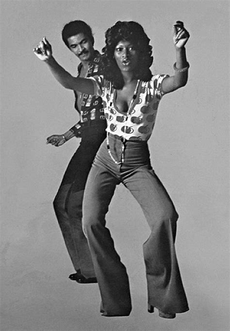 Soul train dance, 1971. | Vintage black glamour, People dancing, 70s ...