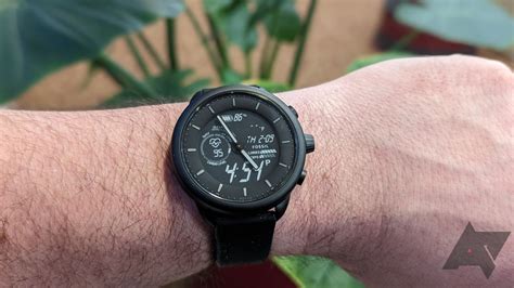 Fossil Gen 6 Hybrid Wellness Edition review: Simple and elegant