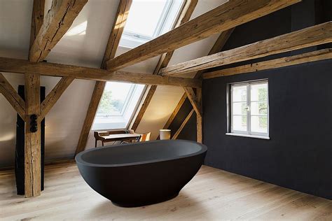 Dark Indulgence: 18 Black Bathtubs for a Stylish, Dashing Bathroom!