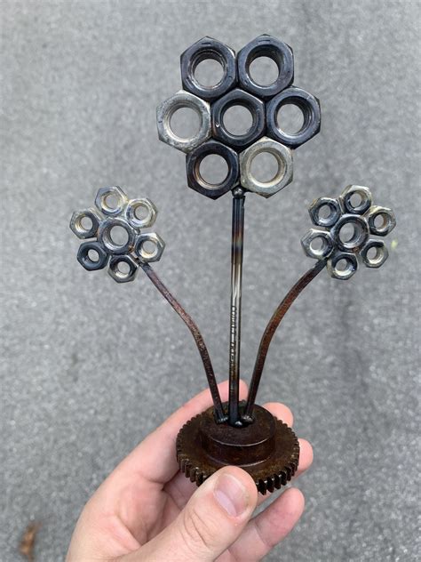 Welded metal flowers #metalart | Welding art projects, Welding art ...