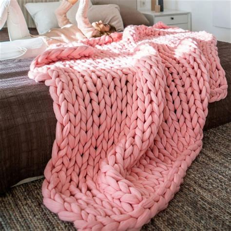 Chunky Knit Blanket Throw - 39.3"x47.2" - Soft Chenille Yarn Knitted Blanket -Machine Washable ...