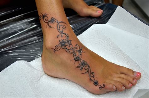 Floral Foot Tattoos - Printable Kids Entertainment