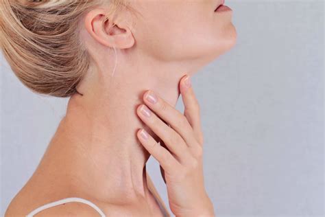 Lumps Under the Chin: Causes, Symptoms and Treatment | Healthtian