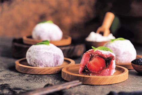 The Best Strawberry Daifuku Flavors from Japan! - Sakuraco