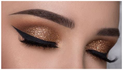 Beautiful Smokey Eyes Makeup Ideas with cosmetics