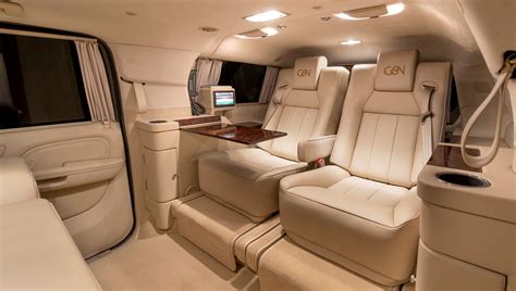 2025 Cadillac Escalade ESV Specs: Where Elegance Meets Grandeur - Inside The Hood