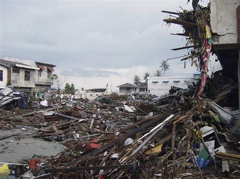 Foto Tsunami Aceh 2004 ~ Gallery Aceh