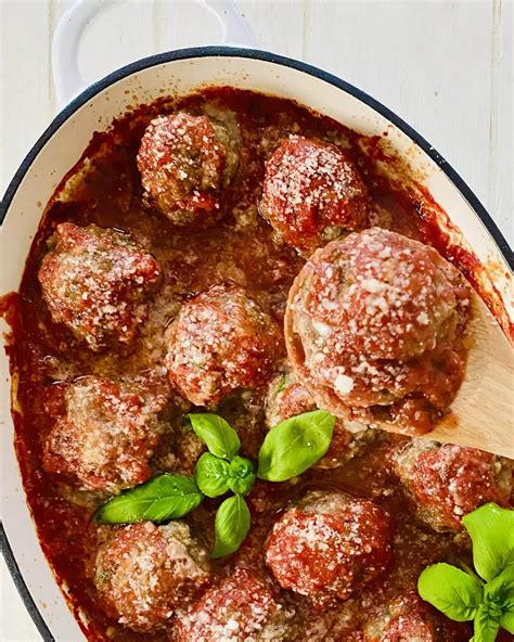 Easy Baked Italian Meatball Marinara Recipe (Video)