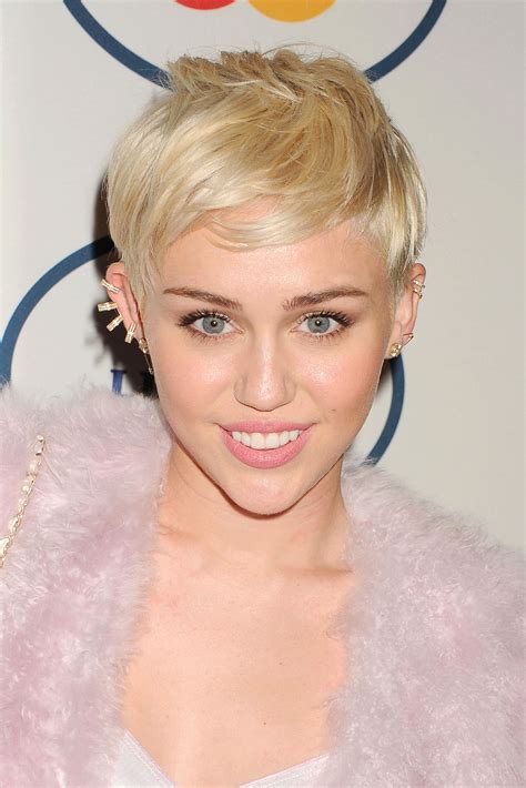 Miley Cyrus Short Hair Cut - Miley Cyrus New Short Pixie Haircut 2012 New Hd Pics In Hairstyles ...