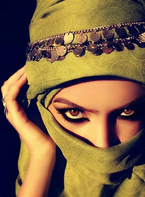 beautiful Niqab Pictures islamic | Eyes, Arabic woman, Bridal smokey ...