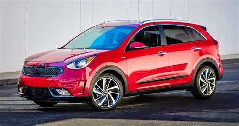 Kia Niro Hybrid - B-segment SUV debuts in Chicago