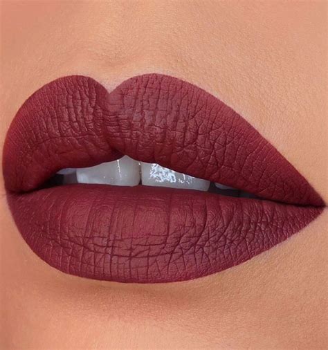 Perfect Lip Makeup Ideas : Rose & Gold Glitter Lips