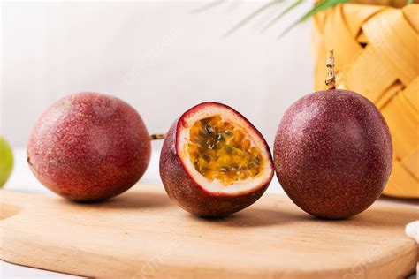 423 Purple Passion Fruit Photos, Pictures And Background Images For ...