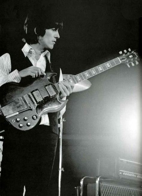 17 Best images about Gibson SG Players on Pinterest | Johnny marr, Angus young and Pete ham