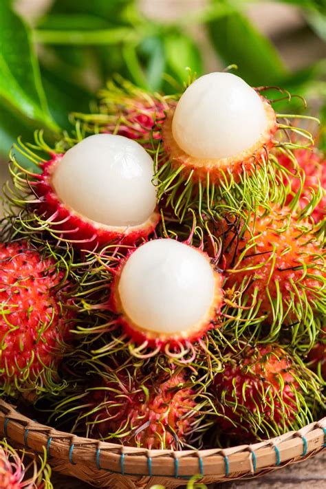 Rambutan vs. Lychee (What's the Difference?) - Insanely Good