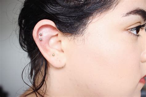 5 Things Your Should Know About Getting a Double Helix Piercing | Laura Neuzeth